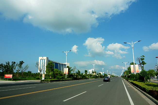 2014年承建鄭東新區(qū)龍湖中環(huán)路等道路工程第五標(biāo)段